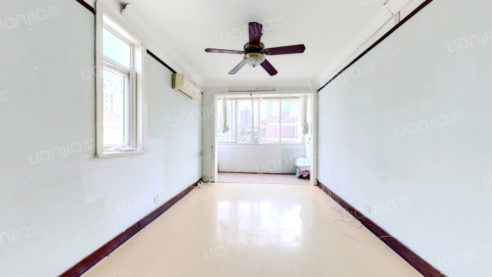 重建小区二手房实景图