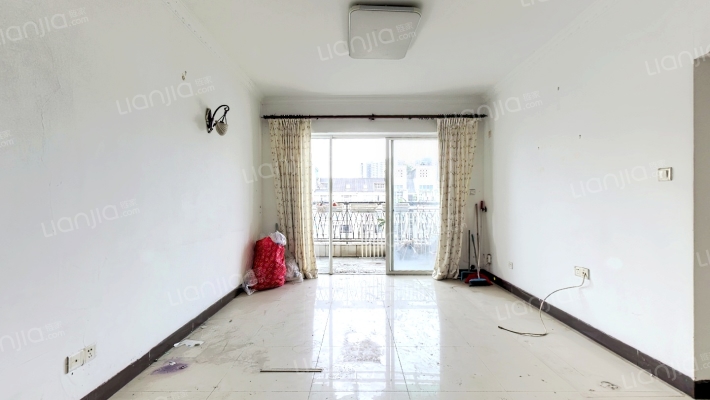 岭南新世界二手房实景图