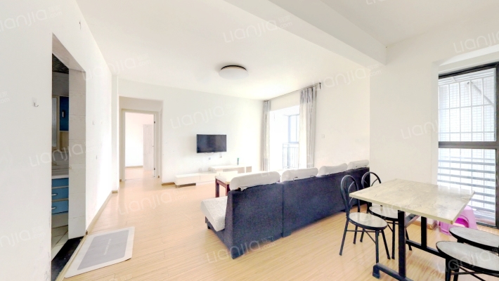 傲城二手房实景图