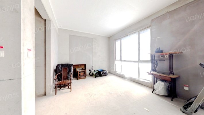 中海滟湖苑二手房实景图