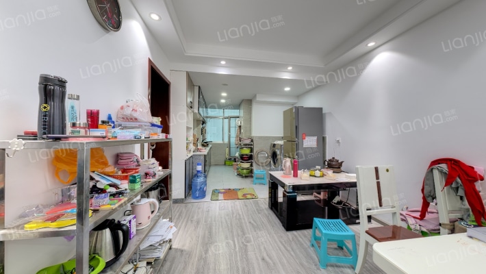 三民东路28号房管理局宿舍二手房实景图