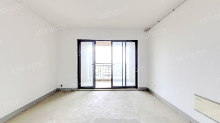 岭湖墅二手房实景图