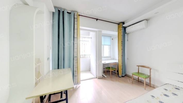 青年城1号二手房实景图