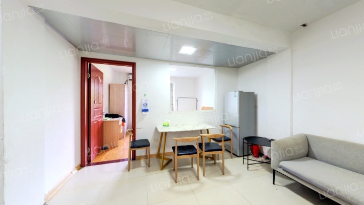 龙凤苑1二手房实景图