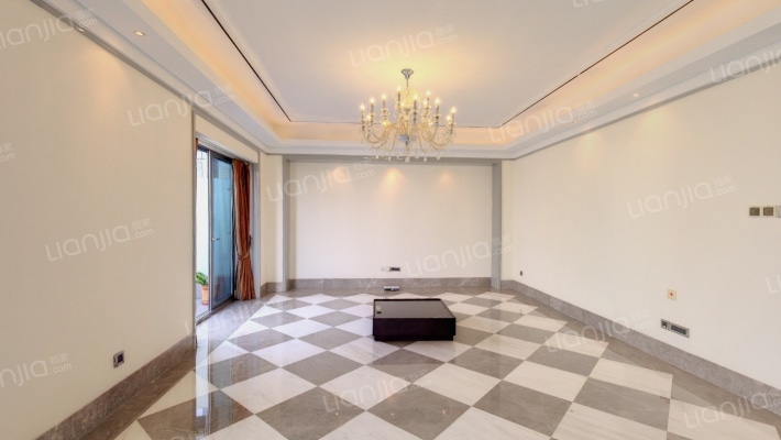 伍兹华府二手房实景图