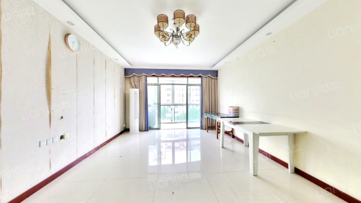 华亭绿景苑二手房实景图