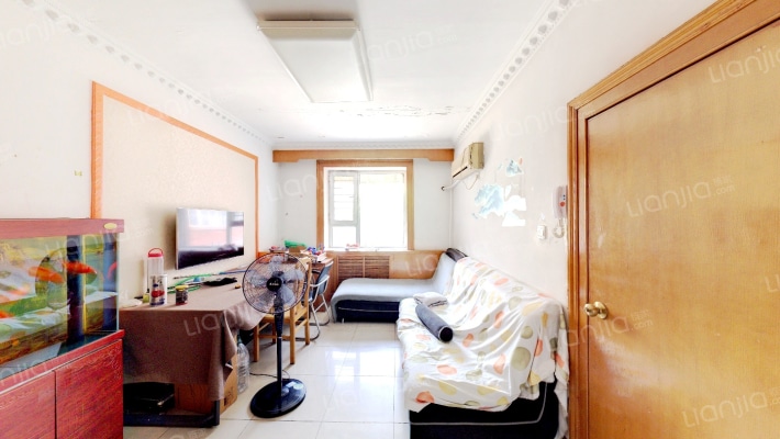 金属小区二手房实景图