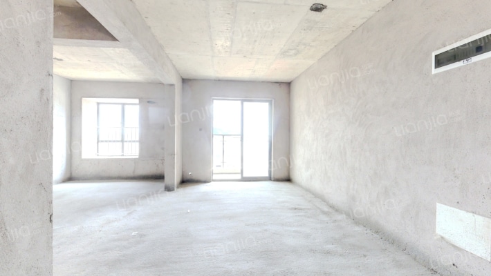 山水芳邻四期二手房实景图