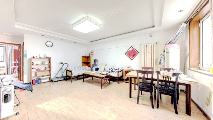 湖光山色二手房实景图