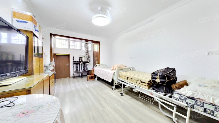 场中路2401弄二手房实景图