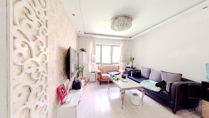 名士豪庭2区二手房实景图