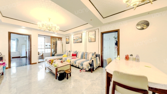 雄飞生活广场二手房实景图