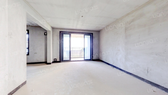 保利香颂一期二手房实景图