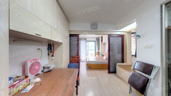 滨海嘉年华I区二手房实景图