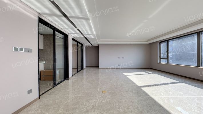 融创揽月府六期二手房实景图