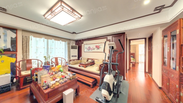 南航揽翠苑二手房实景图