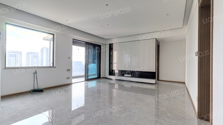 卓越云际二手房实景图