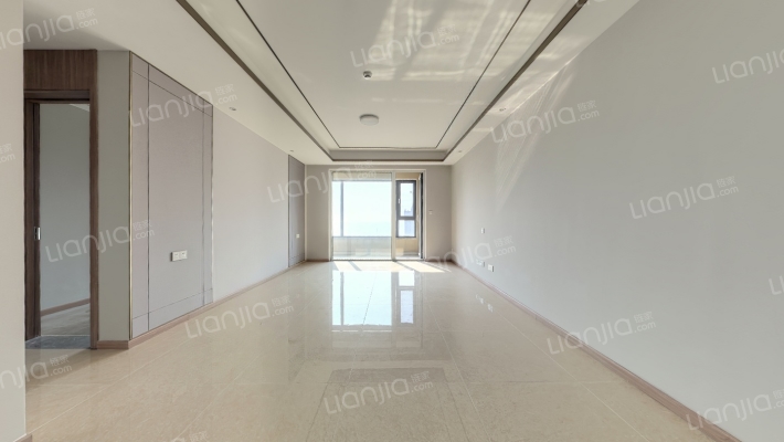 卓越维港二手房实景图