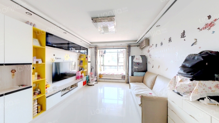 宝翠花都探景园二手房实景图