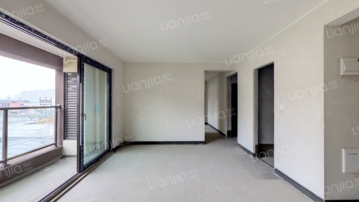 金地格林春岸三期二手房实景图