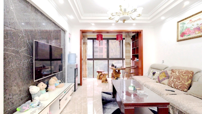 上善天成二手房实景图