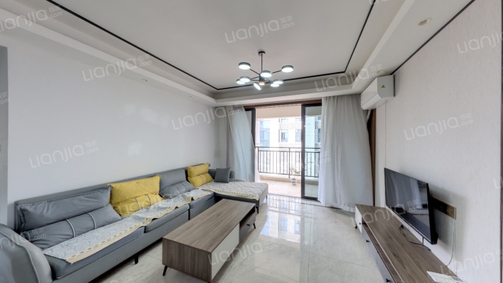 中国铁建金色蓝庭二手房实景图