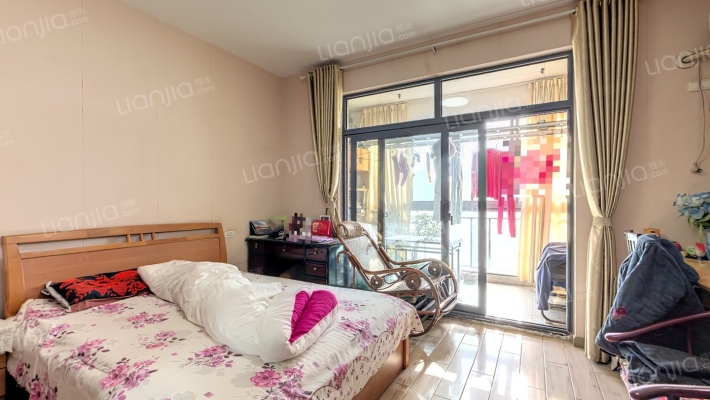 新奥依江畔园二手房实景图