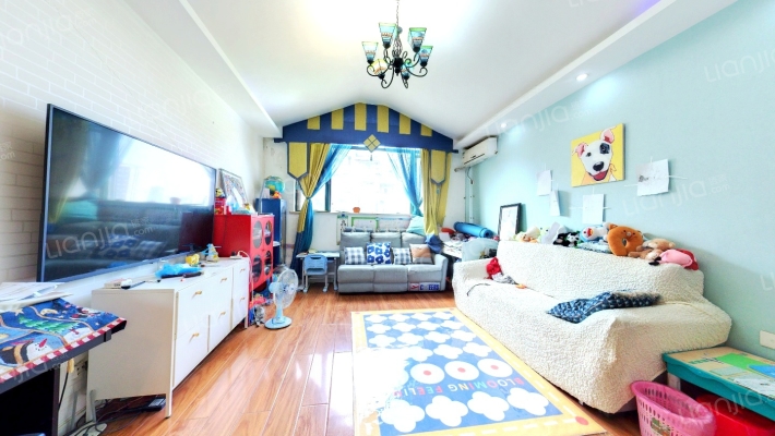 新凯山泉居小区二手房实景图