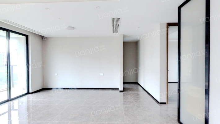 新旅明樾台二手房实景图