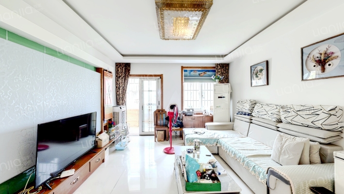 世纪广场小区二手房实景图