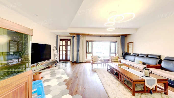 万科兰乔圣菲二手房实景图