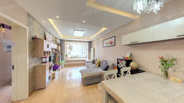 鸿博家园六区二手房实景图