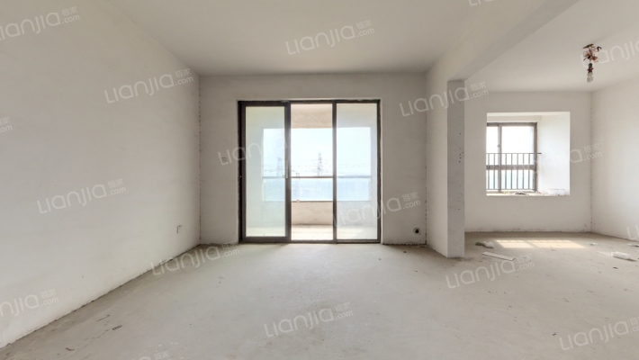 玖隆花苑二手房实景图