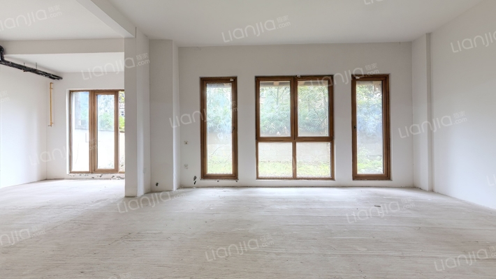 麓山国际圣安德鲁二手房实景图