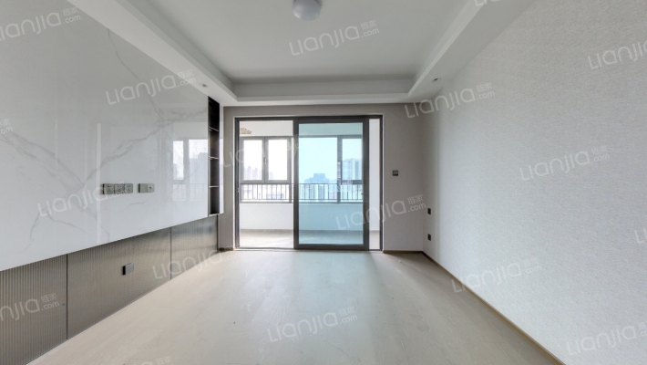 颐和铂岸江璟二手房实景图