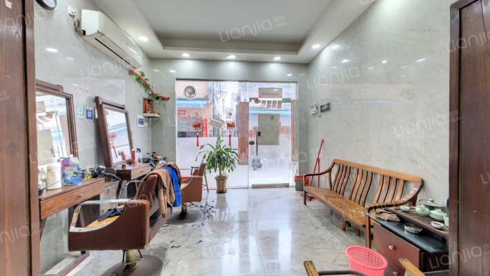 人民大街137-139-141号二手房实景图