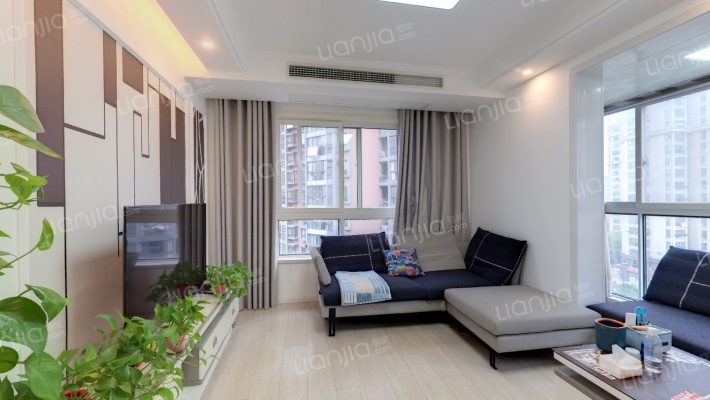 冠城大通蓝郡二手房实景图