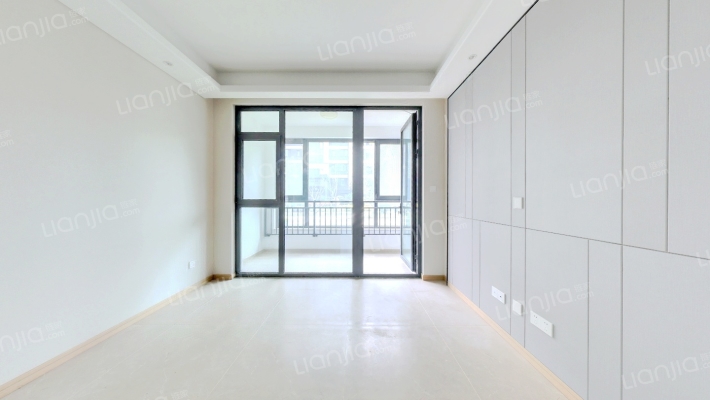 海信珠山小镇三期罗曼二手房实景图