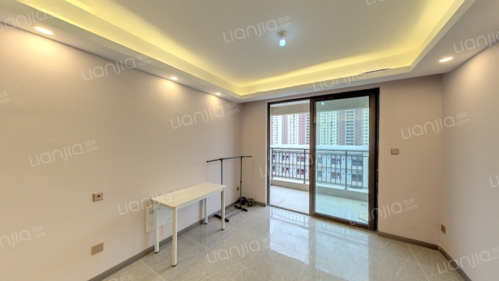 万都铂睿花园二手房实景图