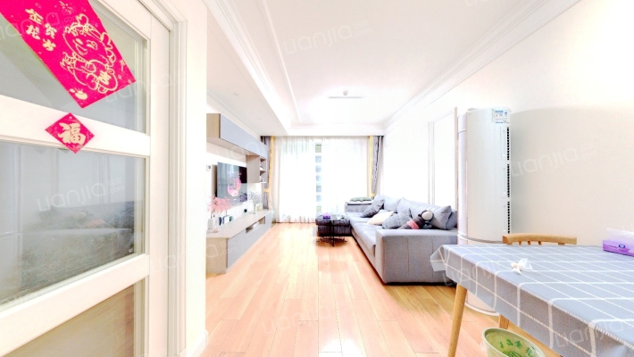 青特小镇D区二手房实景图