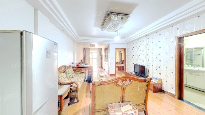 甬港豪庭二手房实景图