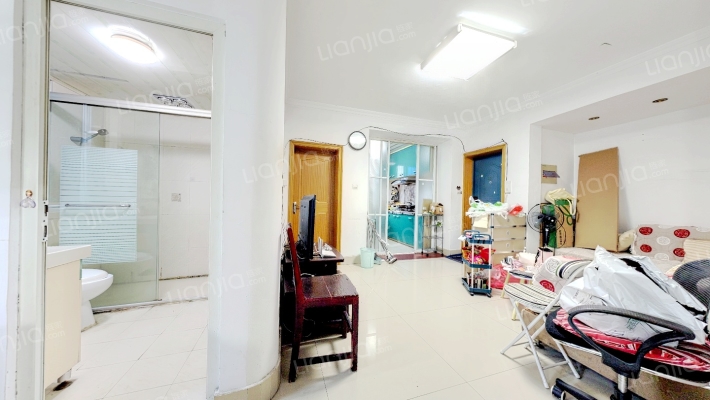 花卉小区二手房实景图