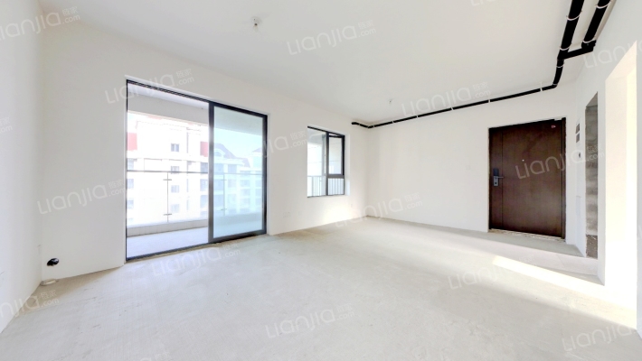 中建凤凰湖畔二手房实景图