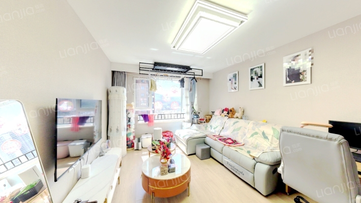 万科翡翠四季C2区二手房实景图