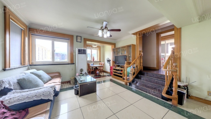 汇宝公寓二手房实景图