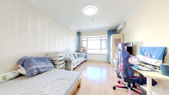 万行中心二手房实景图