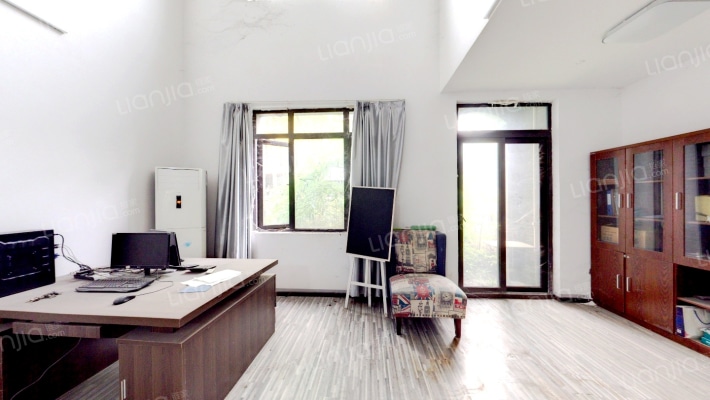 隆鑫72府二手房实景图