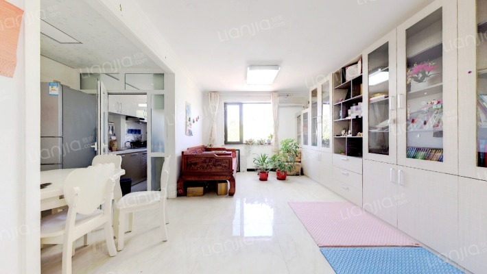 中加荣园南区二手房实景图