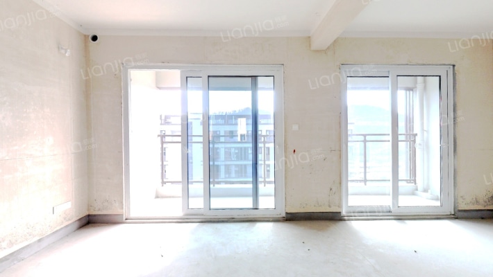 西径晓风苑二手房实景图