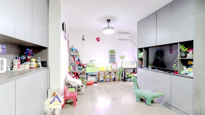 新晟宝邸二手房实景图